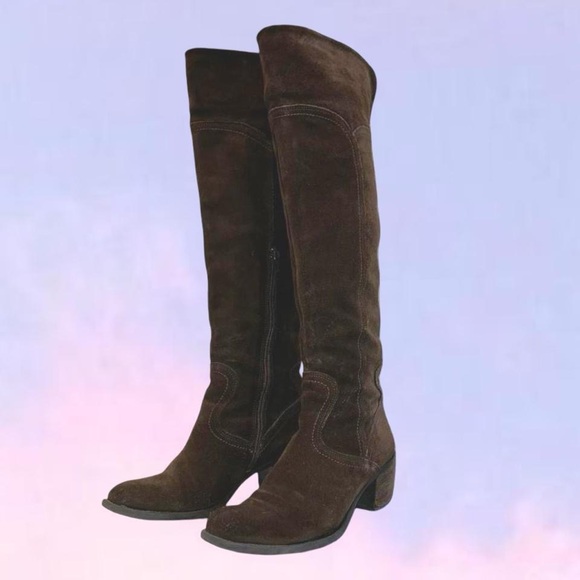 Vintage Shoes - Vintage 90s y2k ITALIAN Women's Brown Suede Knee-High Boots